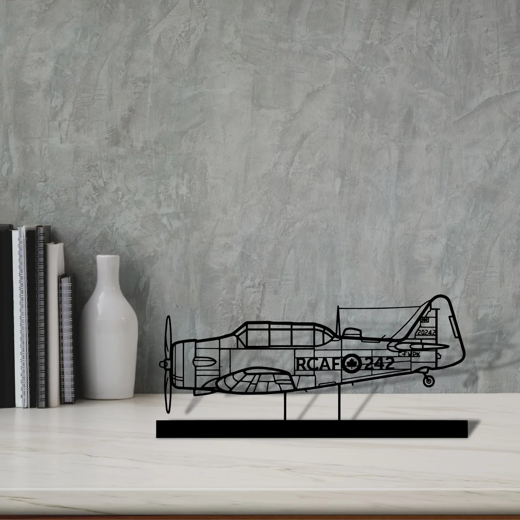 harvard-2 Silhouette Metal Art Stand - Turbo Silhouette